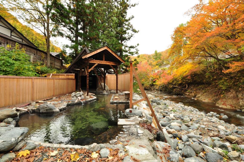 Ryuudo Ryokan Riverside Onsen