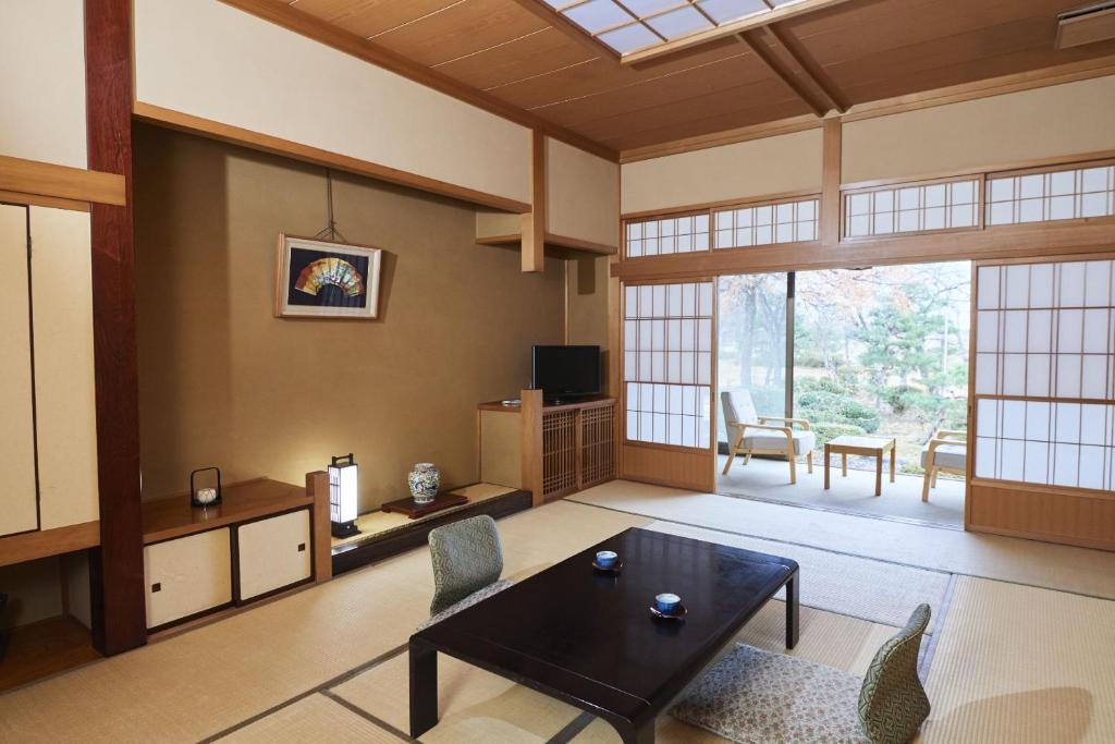 Sagiya Hotel Tatami Room