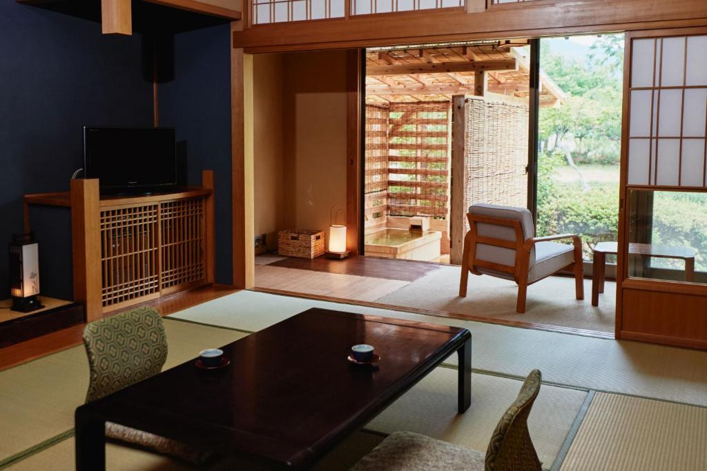 Sagiya Hotel Tatami Room