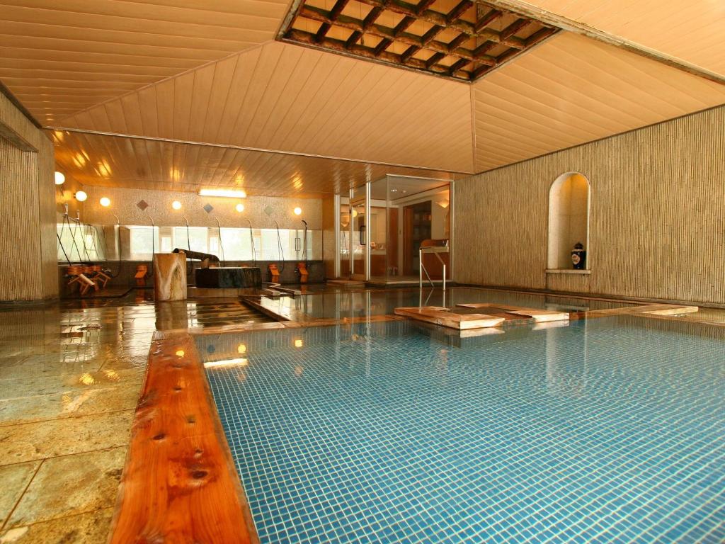 Sakaya Ryokan Indoor Onsen Pool