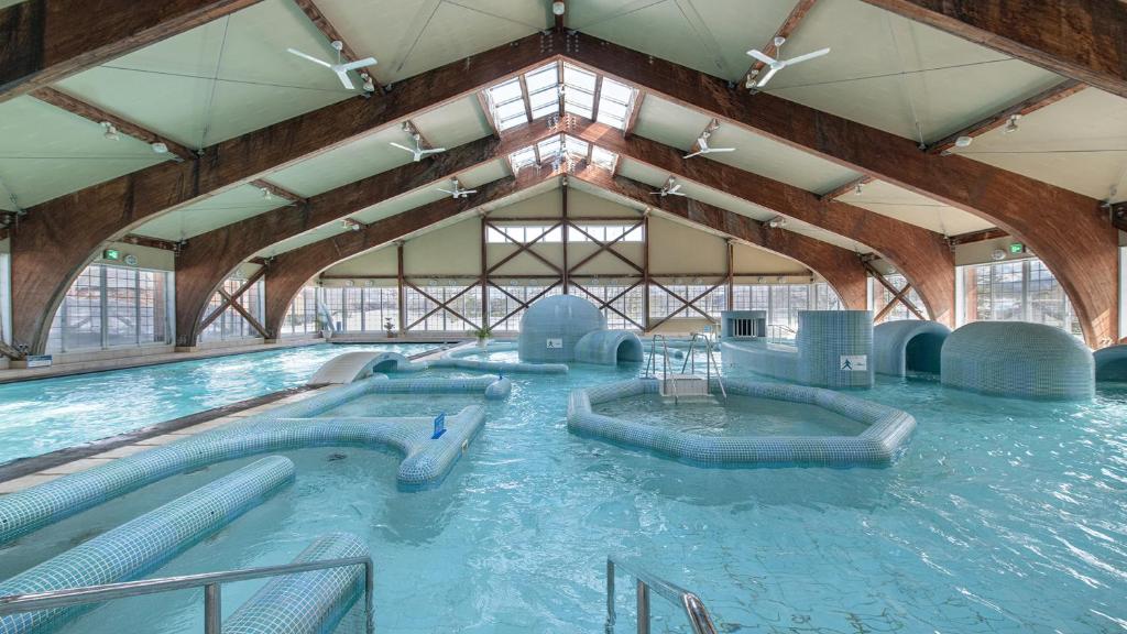 Sakuragaike Qua Garden Indoor Pool