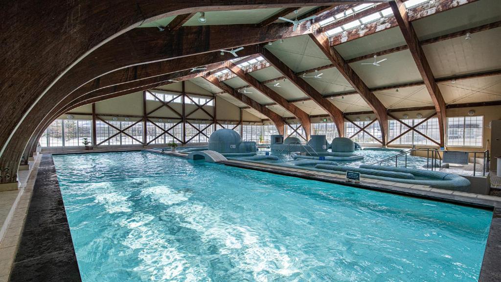 Sakuragaike Qua Garden Indoor Pool