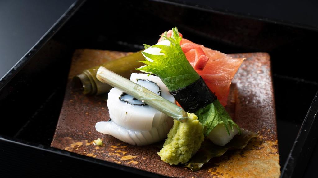 Sakuragaike Qua Garden Sashimi Platter