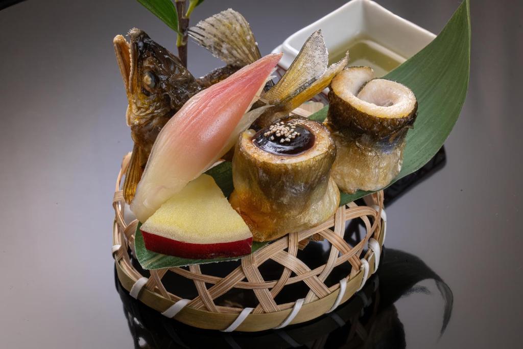Sanage Onsen Hotel Kinsenkaku Kaiseki Grilled Fish