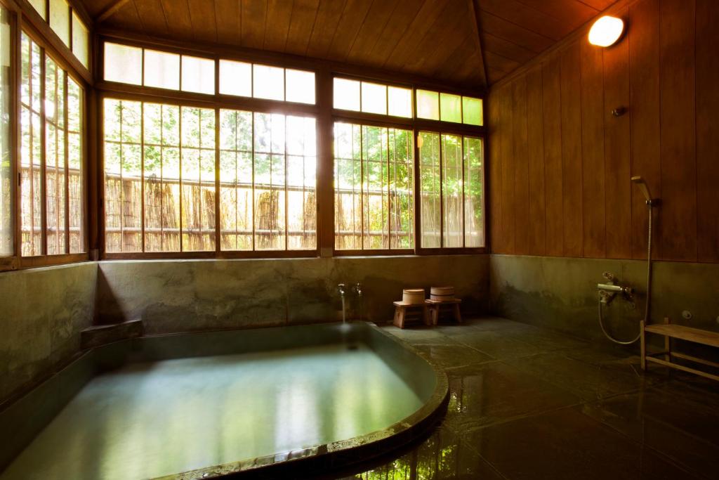 Sanyo So Indoor Onsen Bath