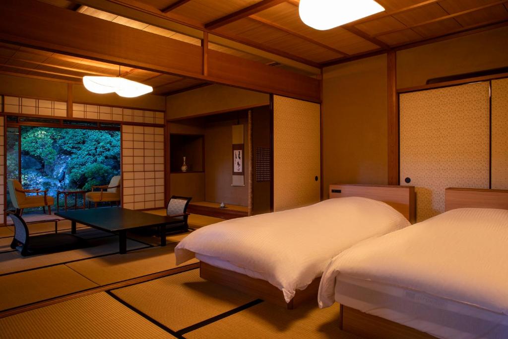 Sanyo So Tatami Room