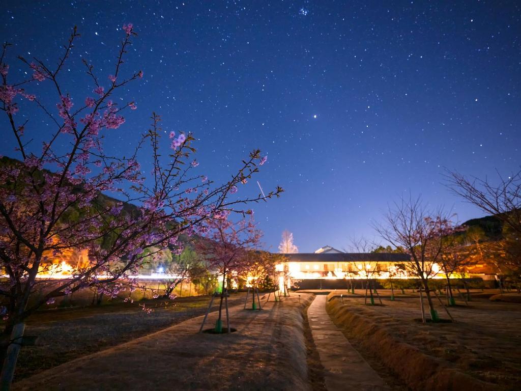 Satoyama No Bettei Shimoda Central Hotel Night Garden