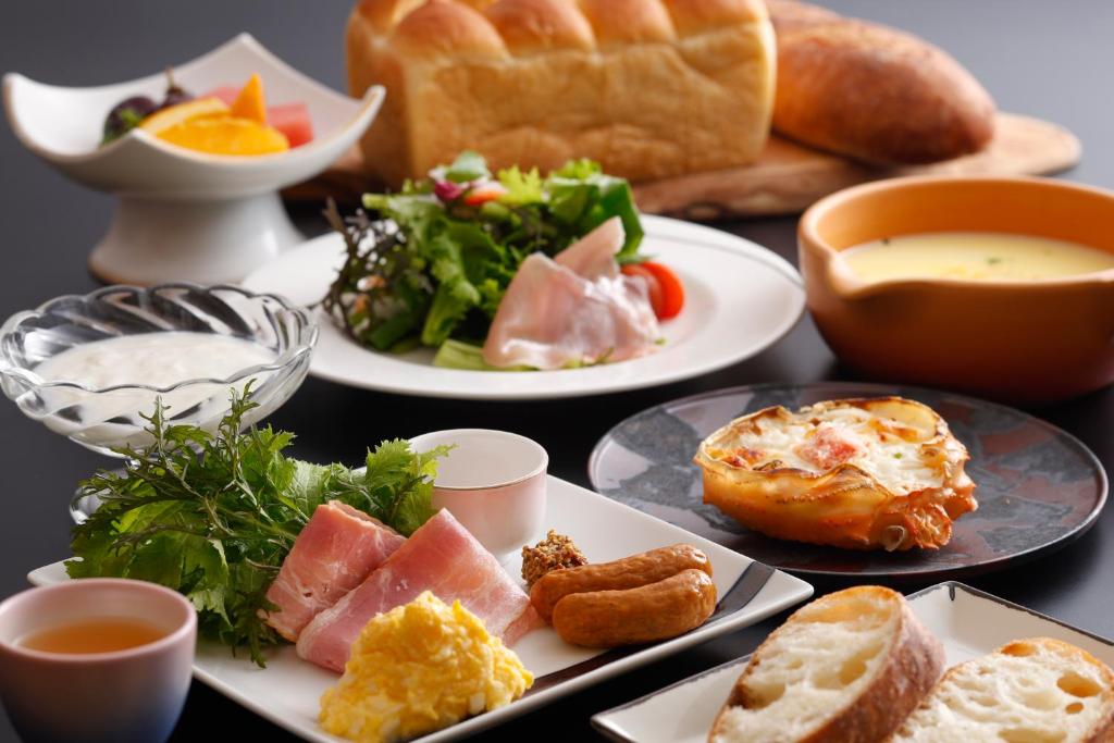 Seaside Satake Breakfast Spread