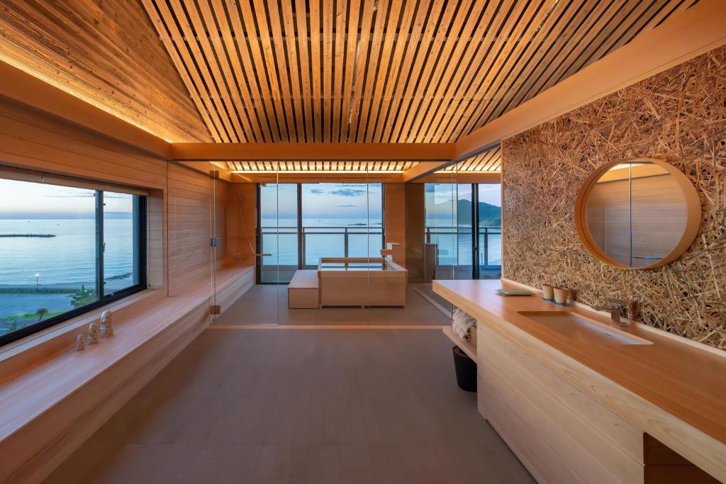 Seaside Satake Ocean View Bathroom