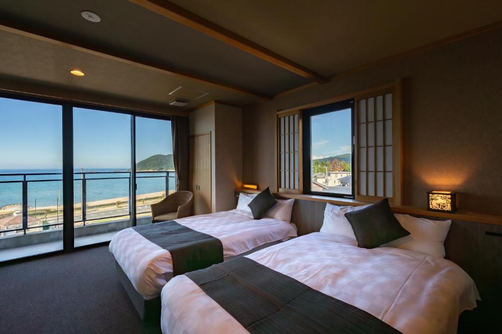 Seaside Satake Twin Room Ocean View