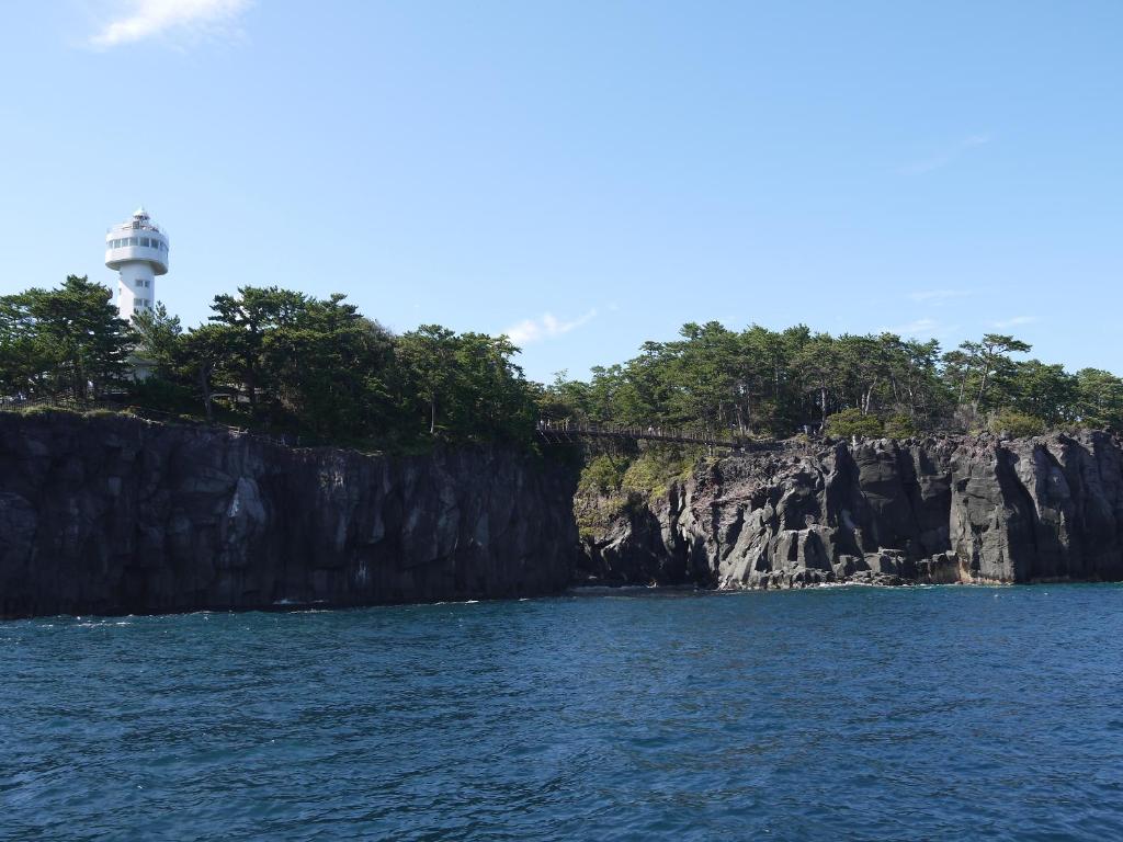 Seizan Yamato Coastal Cliffs Lighthouse