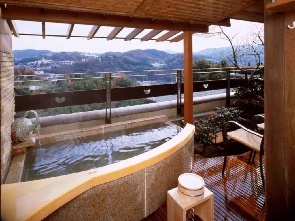 Seizan Yamato Open Air Bath