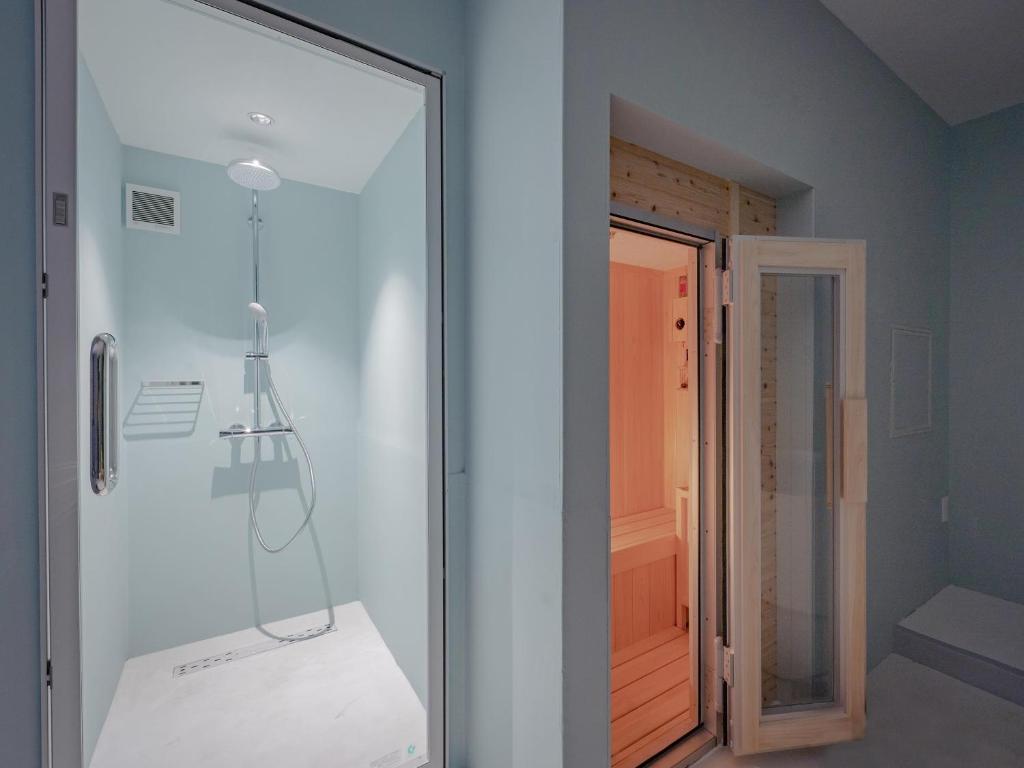 Sen Yugawara Shower Sauna