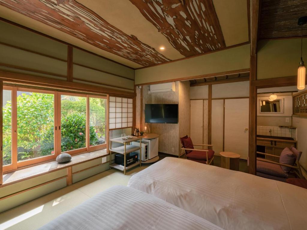 Sen Yugawara Tatami Room