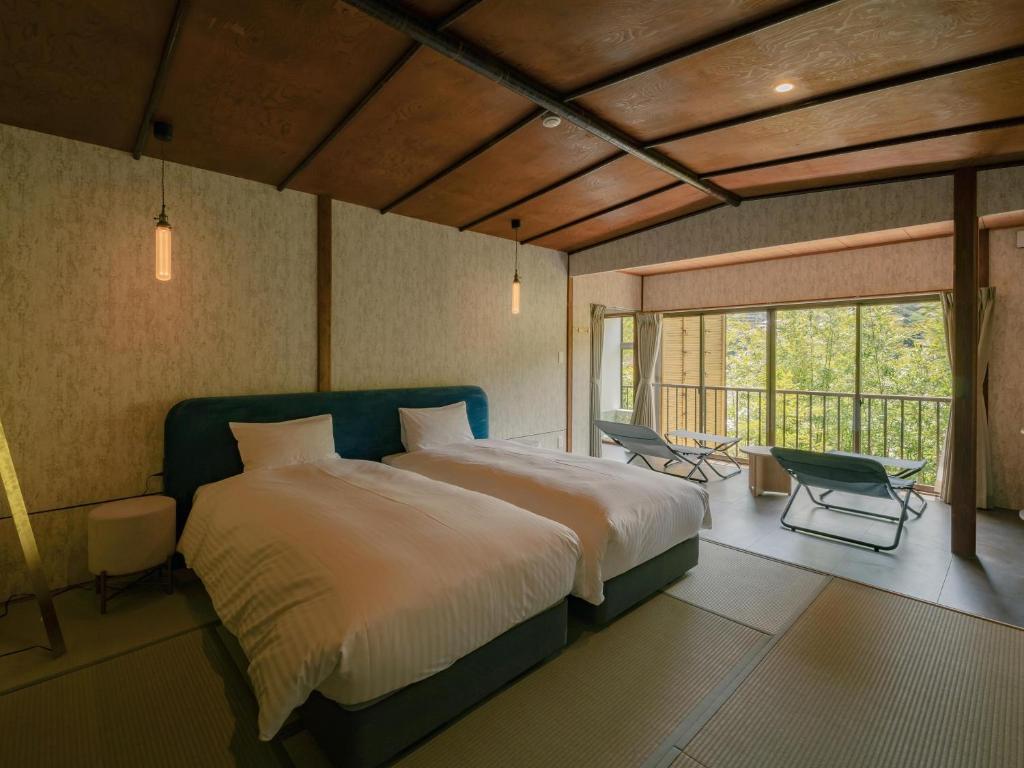 Sen Yugawara Tatami Room