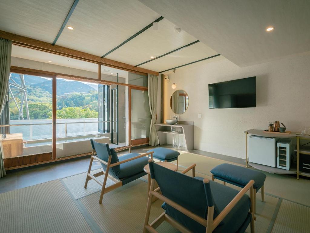 Sen Yugawara Tatami Room