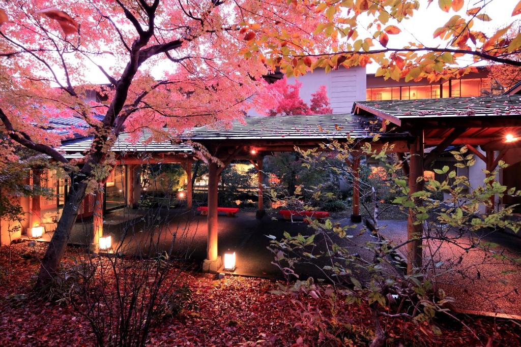 Senkyo Ryokan Autumn Garden