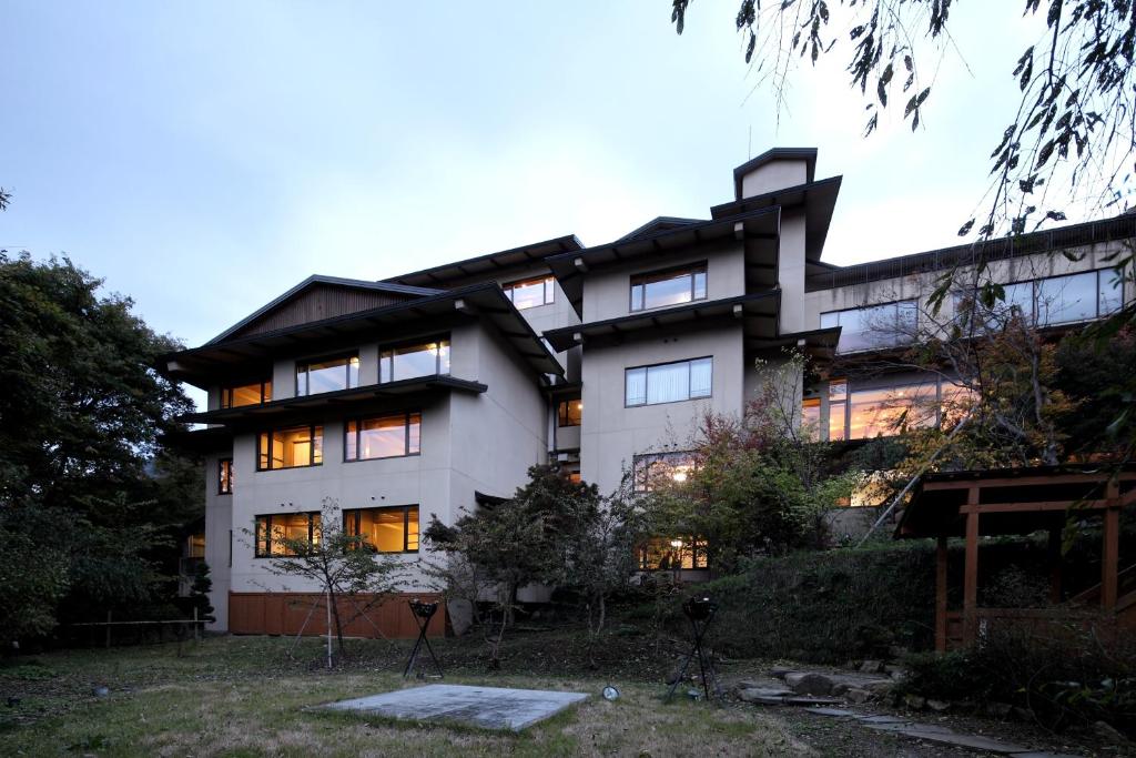 Senkyo Ryokan Exterior
