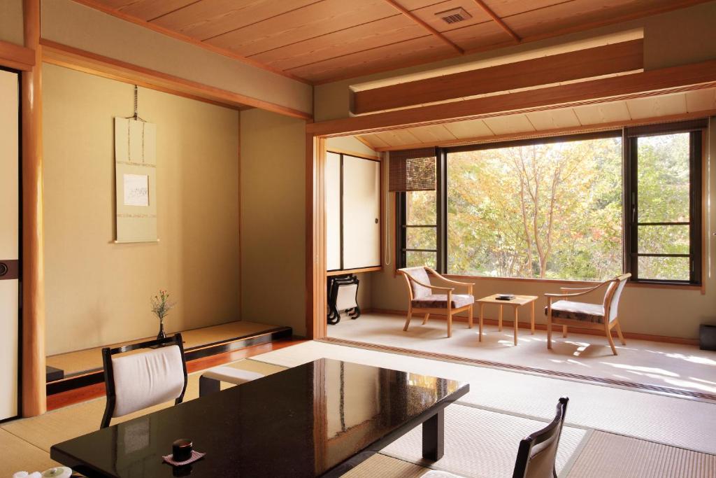 Senkyo Tatami Room