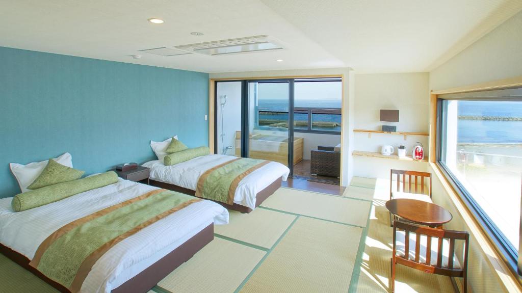 Seven Seas Hotel Ocean View Tatami Room