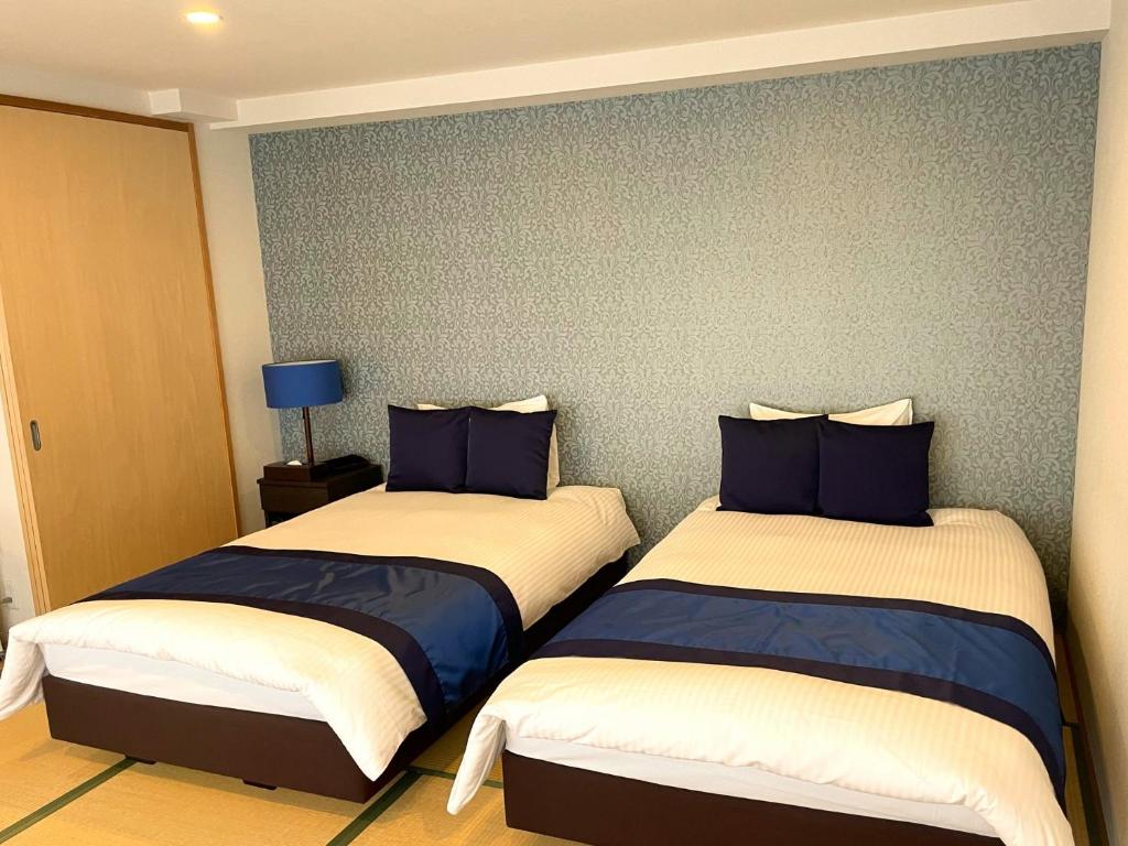 Seven Seas Hotel Twin Room