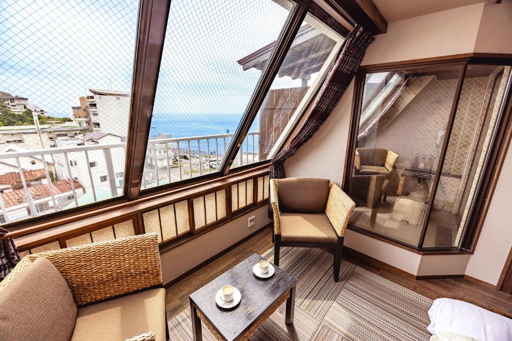 Shinyu No Yado Sazana Ocean View Sitting Area