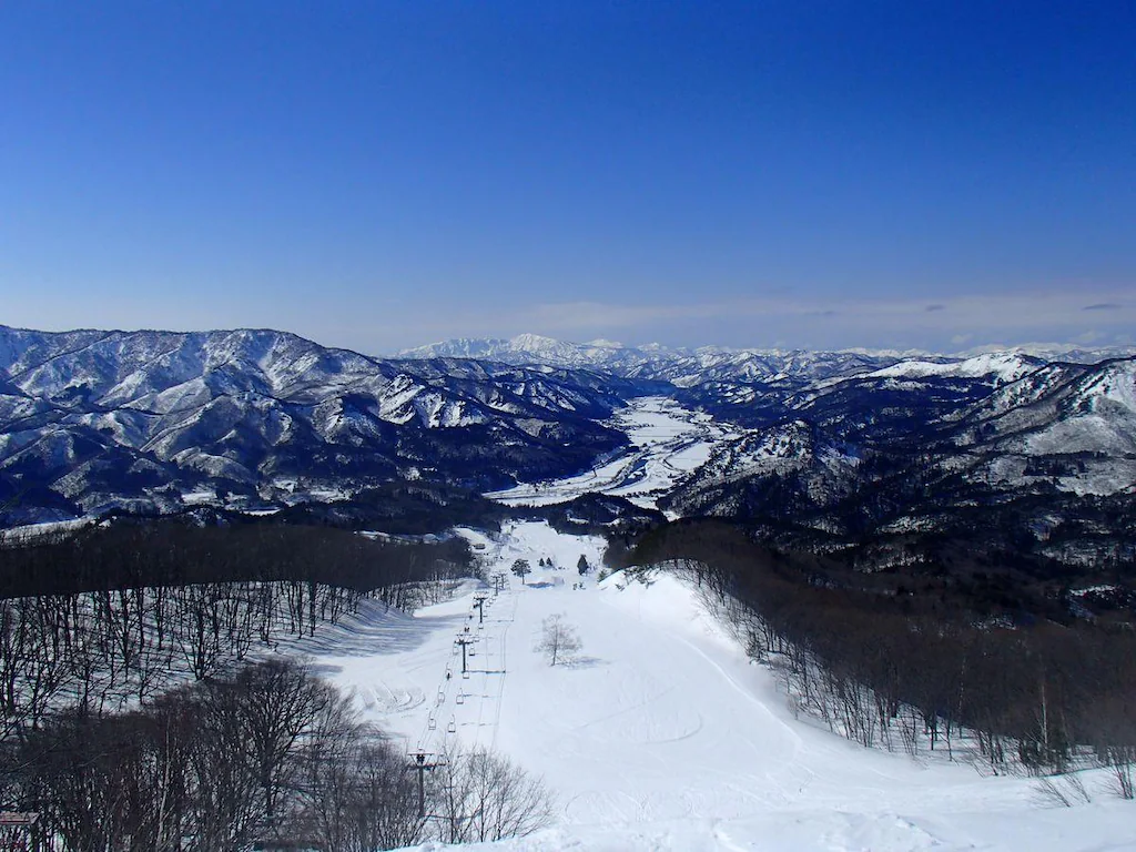 Shiobara Onsen Yashio Lodge Snowy Mountain View