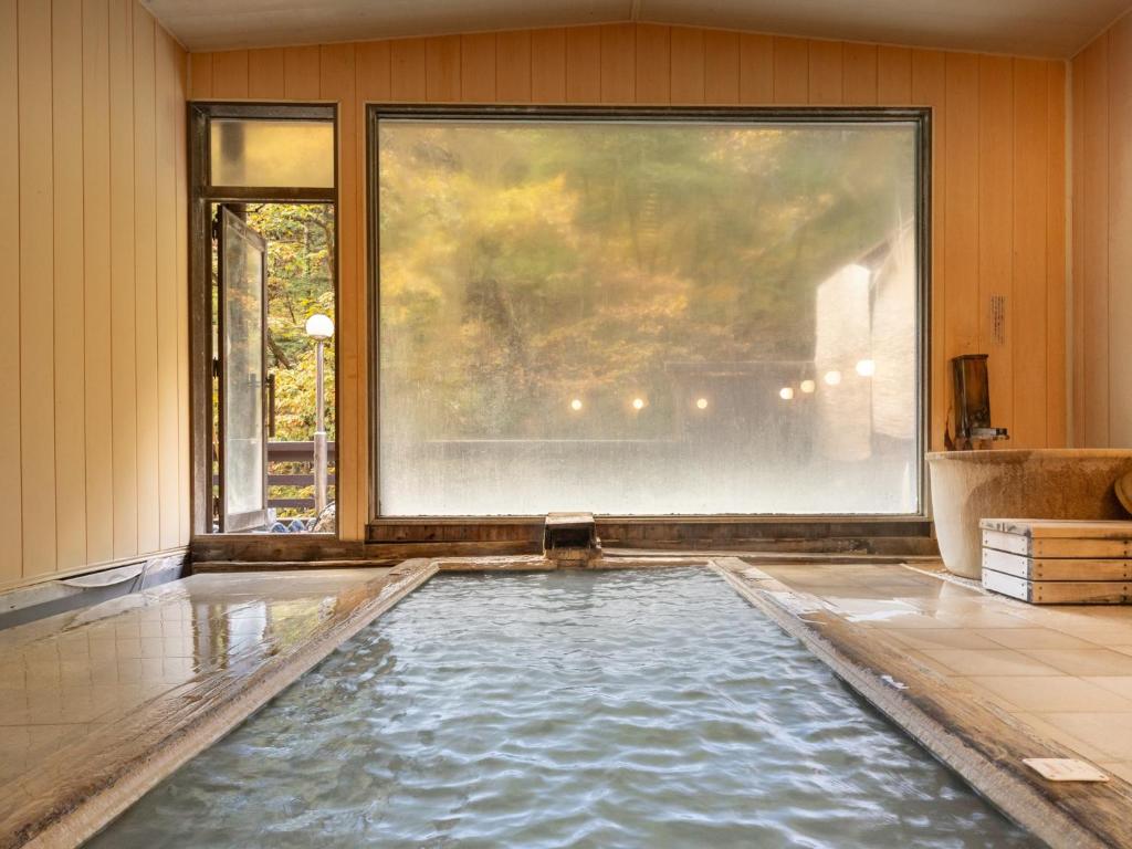 Shirahone Onsen Tsuruya Ryokan Indoor Onsen Bath