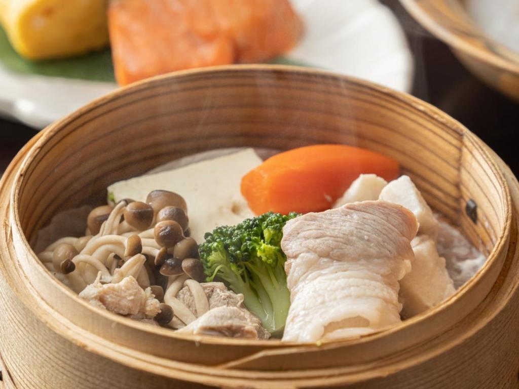 Shirahone Onsen Tsuruya Ryokan Steamed Meal
