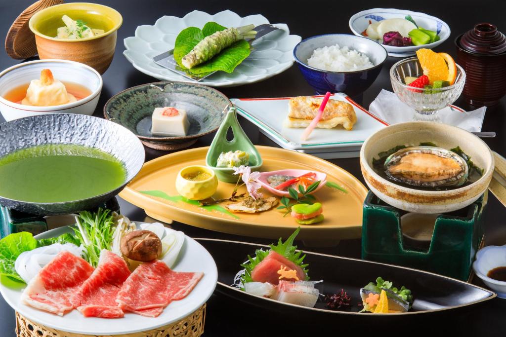 Shirakabe Kaiseki Meal