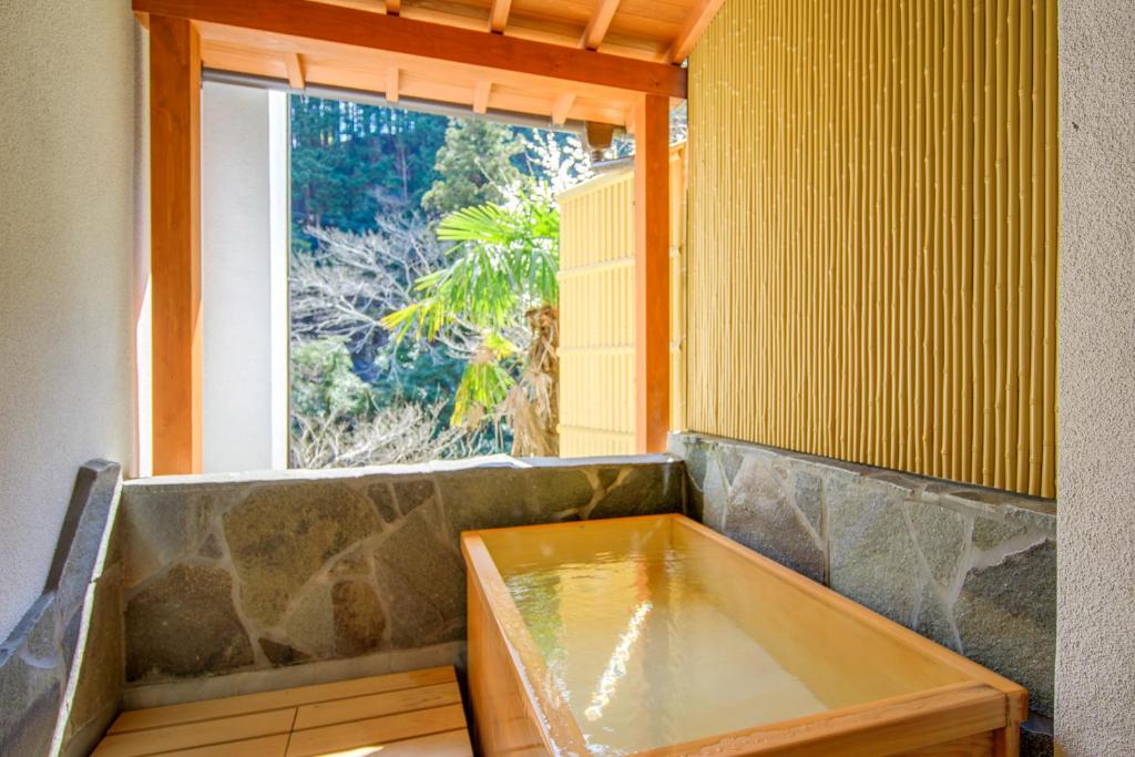 Shirakabe Open Air Bath