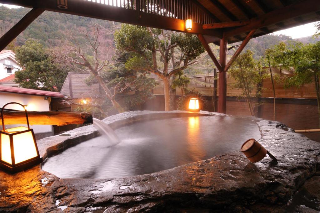 Shirakabe Open Air Onsen