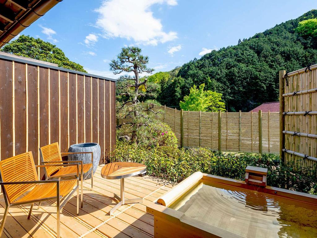 Shirakabe Private Open Air Bath
