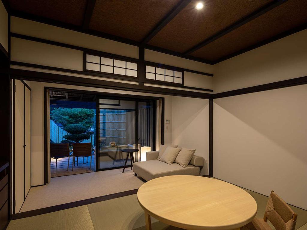 Shirakabe Tatami Room