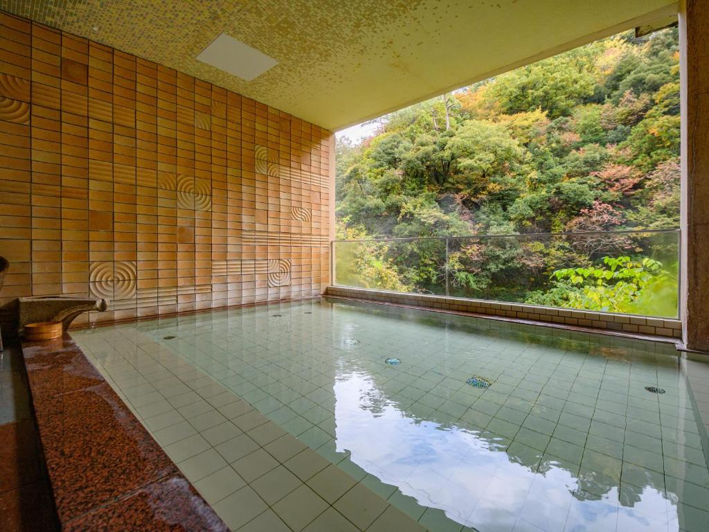Shirasagiyu Tawaraya Indoor Onsen Bath