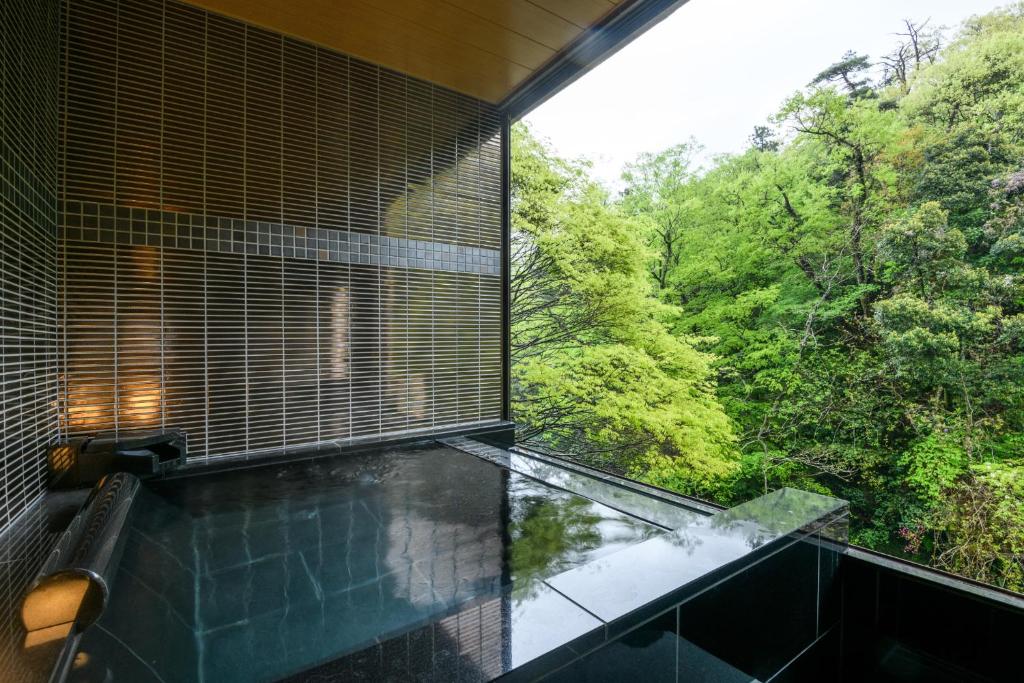 Shirasagiyu Tawaraya Open Air Bath