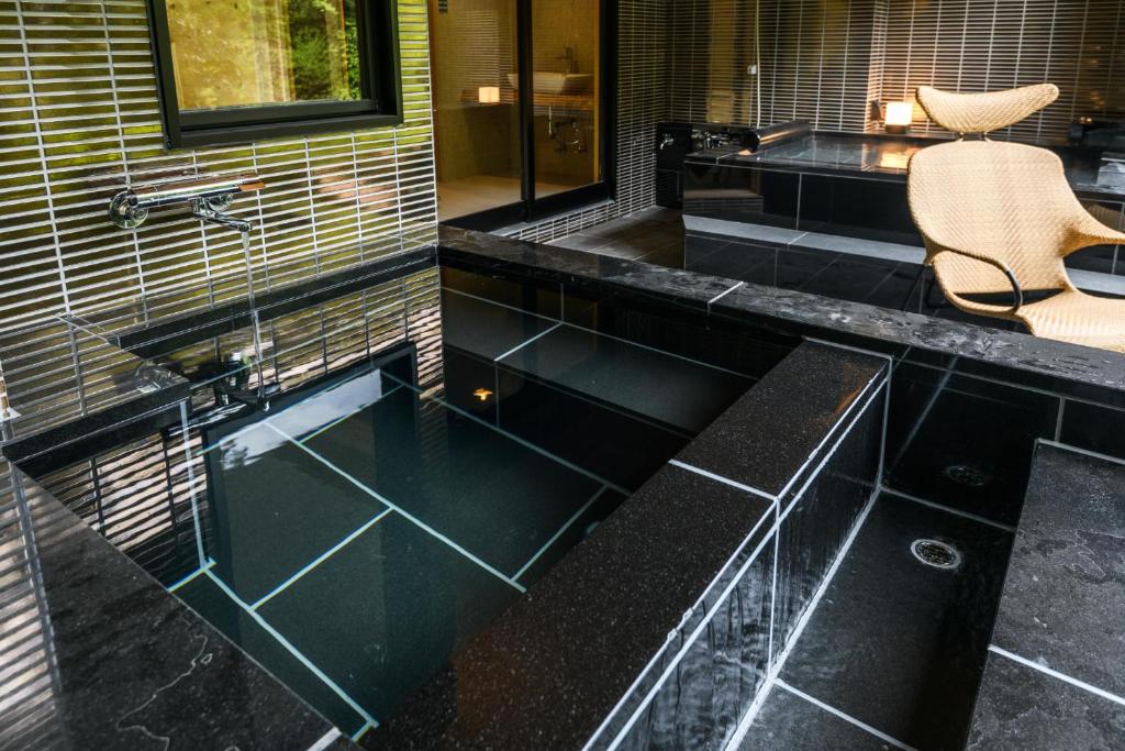 Shirasagiyu Tawaraya Private Bath