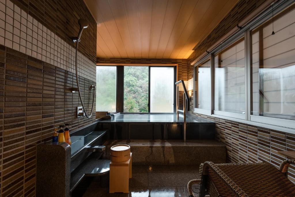 Shirasagiyu Tawaraya Private Bath