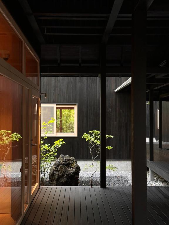 Shishi Iwa House Karuizawa Courtyard