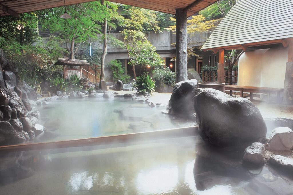 Stunning open air bath at Tenzan Onsen