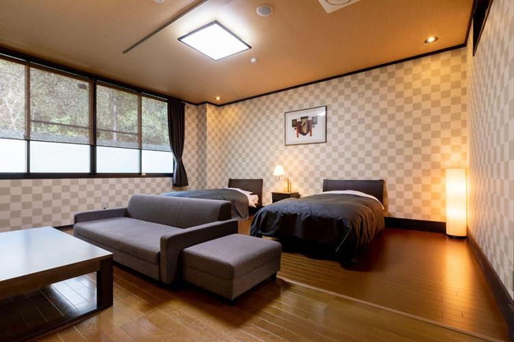 Sugatani Onsen Twin Room