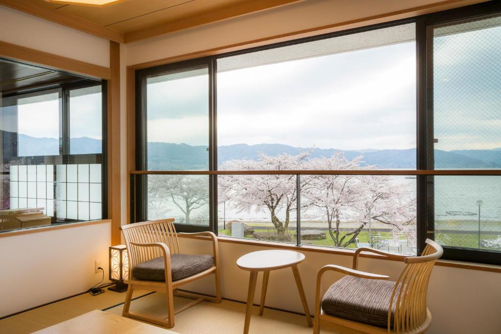 Sui Suwako Lake View Room