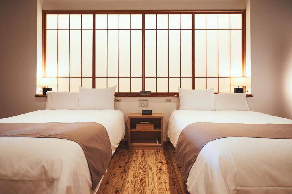 Sui Suwako Twin Bedroom