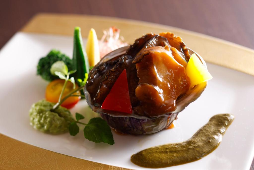 Sun Urashima Yuki No Sato Abalone Dish
