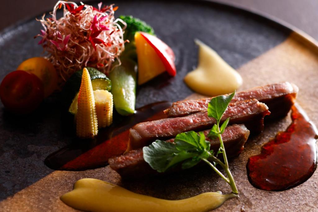 Sun Urashima Yuki No Sato Kaiseki Beef Dish