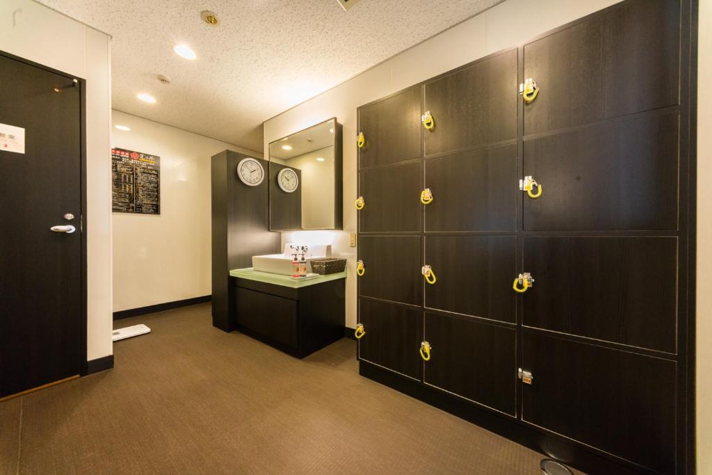 Super Hotel Jr Shin Osaka Higashiguchi Locker Room