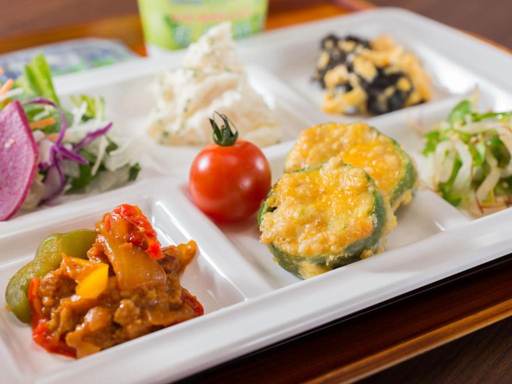 Super Hotel Kashima Breakfast Tray