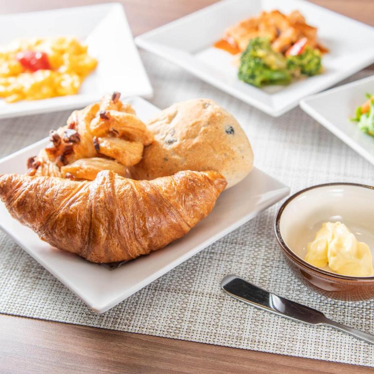 Super Hotel Nagano Iida Inter Breakfast Bread