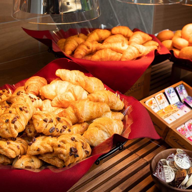 Super Hotel Nagano Iida Inter Breakfast Croissants