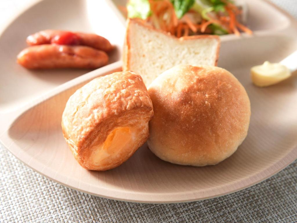 Super Hotel Okazaki Breakfast Bread